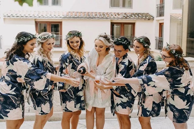 The Ultimate Guide to Choosing Bridesmaid Robes