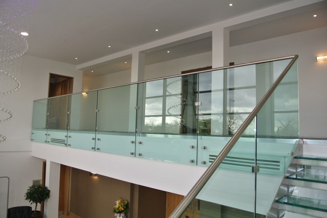 5 Reasons Why Homeowners Absolutely Love Glass Balustrading